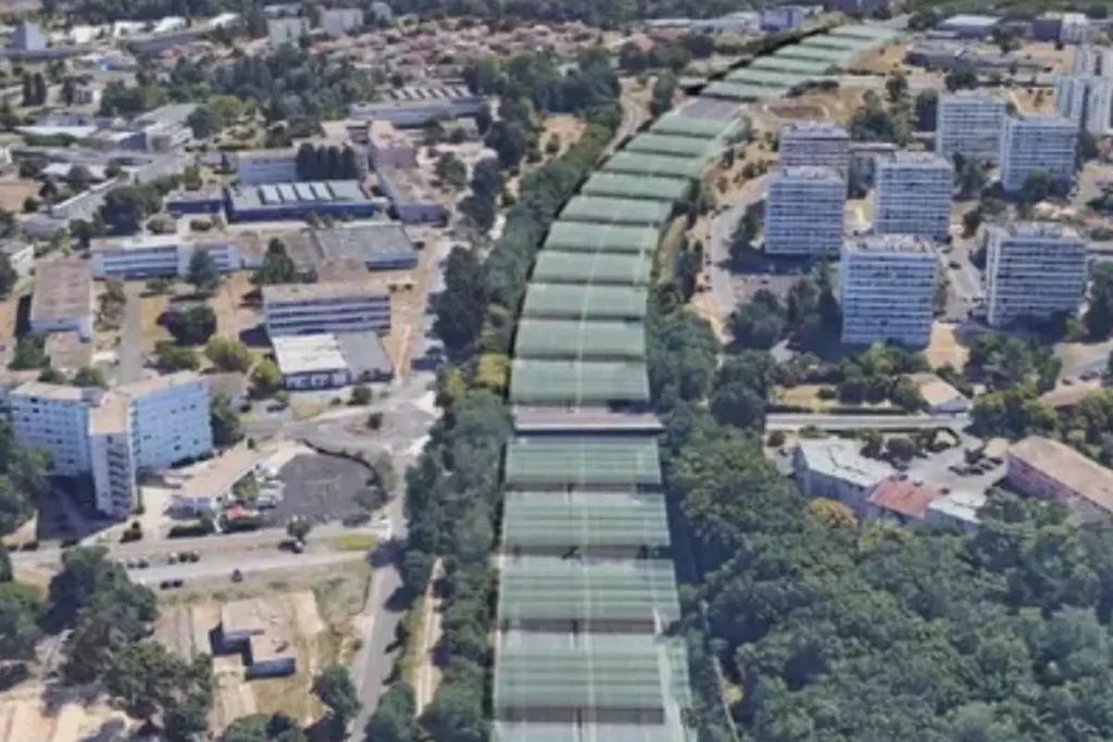 Bordeaux une centrale solaire sur le peripherique un projet a 32 milliards pour alimenter toute la metropole en electricite